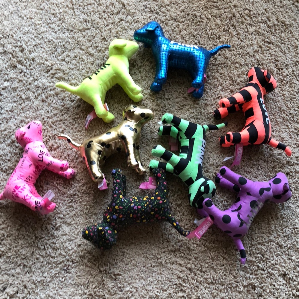 VS PINK dogs